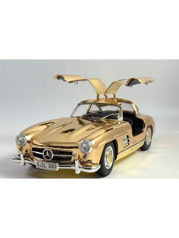 Gold - Mercedes-Benz 300SL – Diecast Alloy Metal Model Toy - Scale 1:24 Vintage Car.