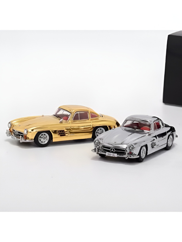Mercedes Benz 300 SL Gullwing Model Diecast Car Scale 1:24 - Silver- Acrylic Transparent Box.
