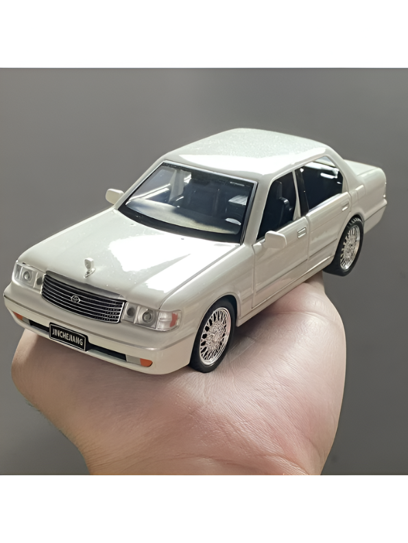 Toyota Crown Luxury Sedan Diecast Model Car 1:32 Scale Vintage Collectible Metal Car TV6302.